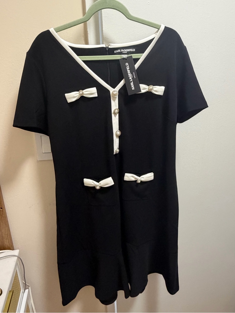 NWT Karl Lagerfeld Women's V-Neck Short-Sleeve Sheath Dress Size 16